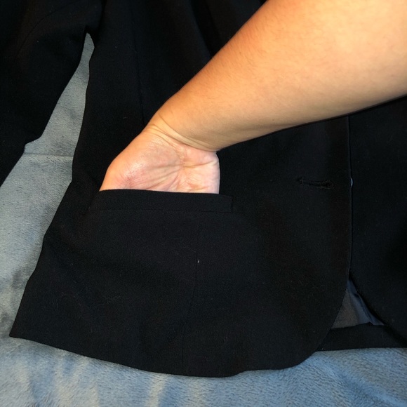 Black Blazer - Picture 4 of 4